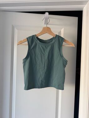 PARAGON Cropped Muscle Tank in Teal